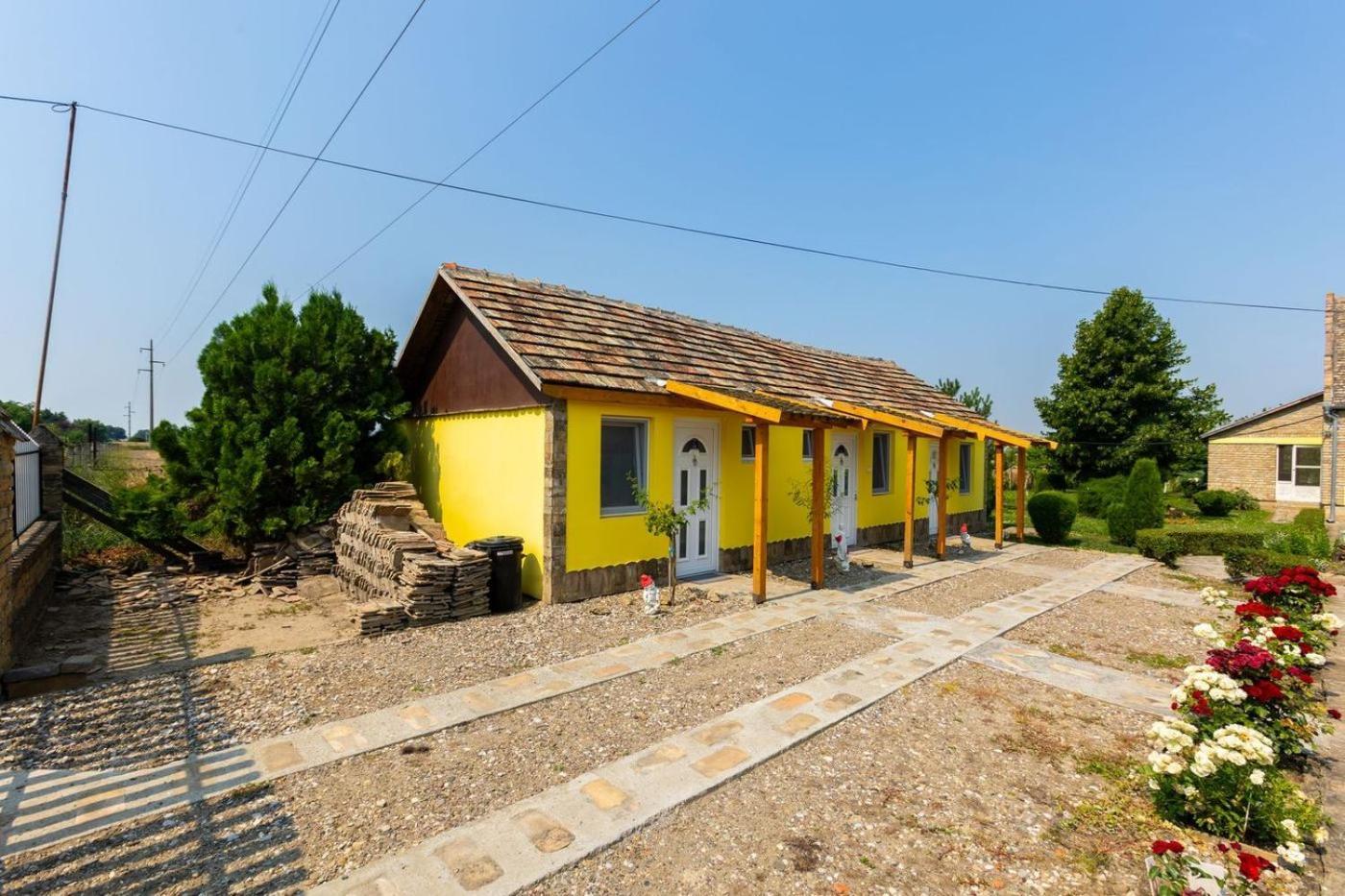 Salas Vujic Bečej Exterior foto