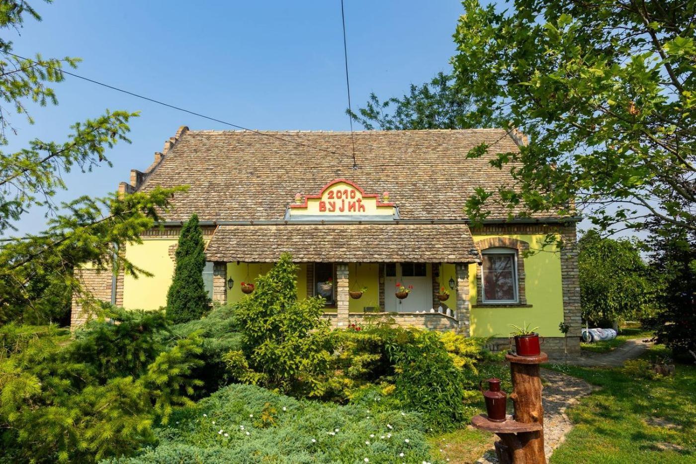 Salas Vujic Bečej Exterior foto