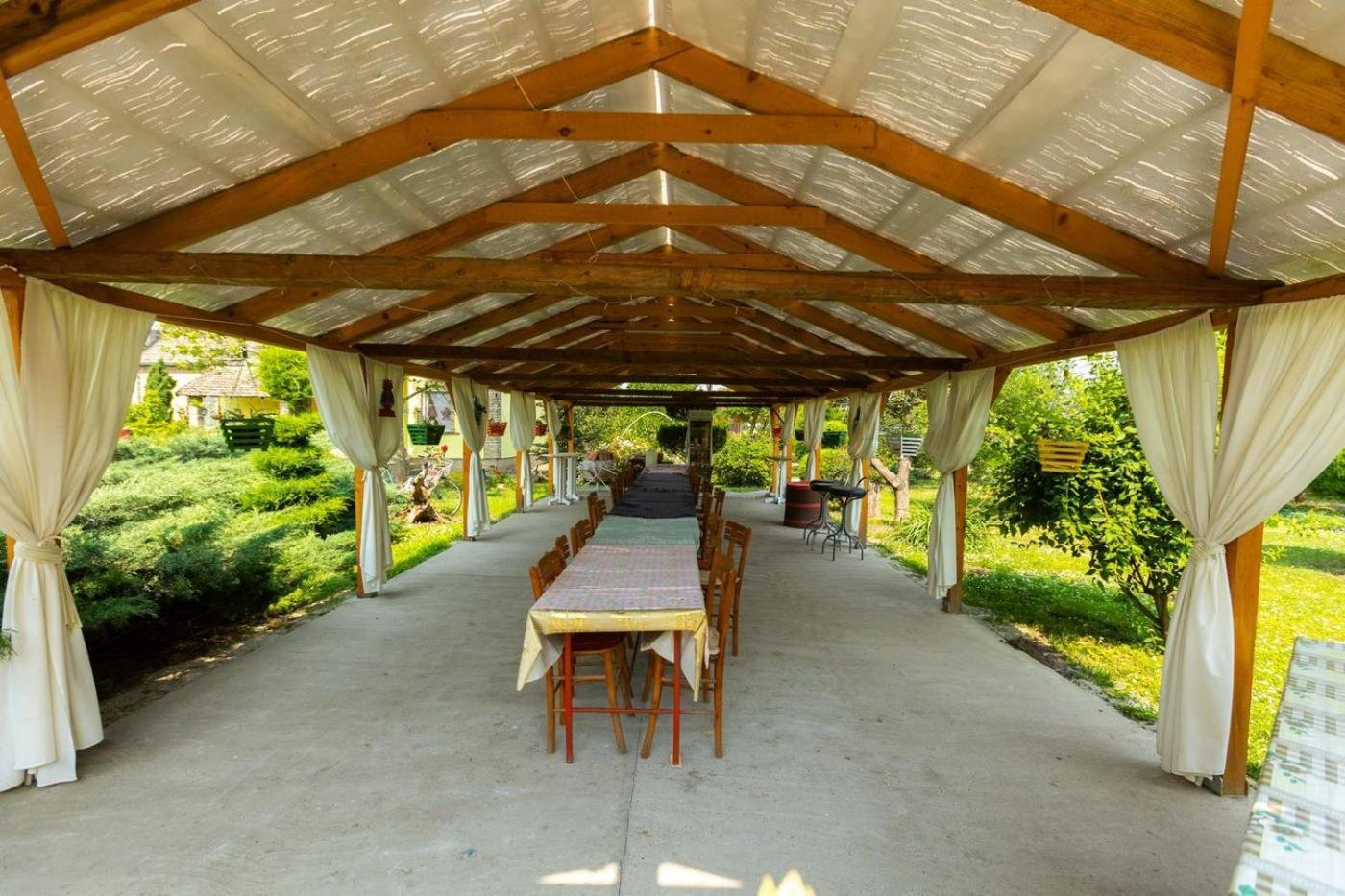 Salas Vujic Bečej Exterior foto